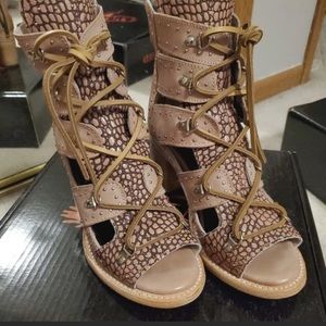 Brand New- Never worm Freebird Brandy light pink